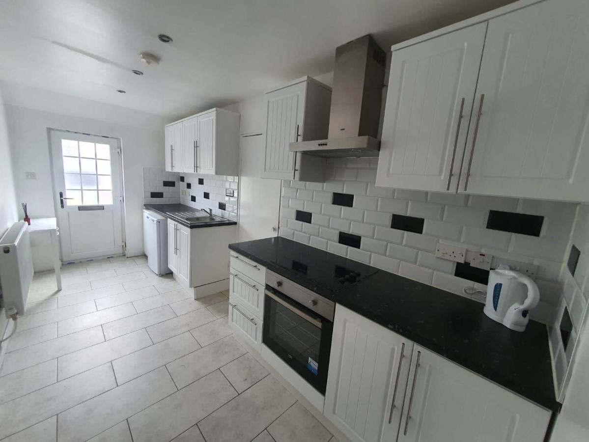 Chantilly Apartment Ickenham Exterior foto